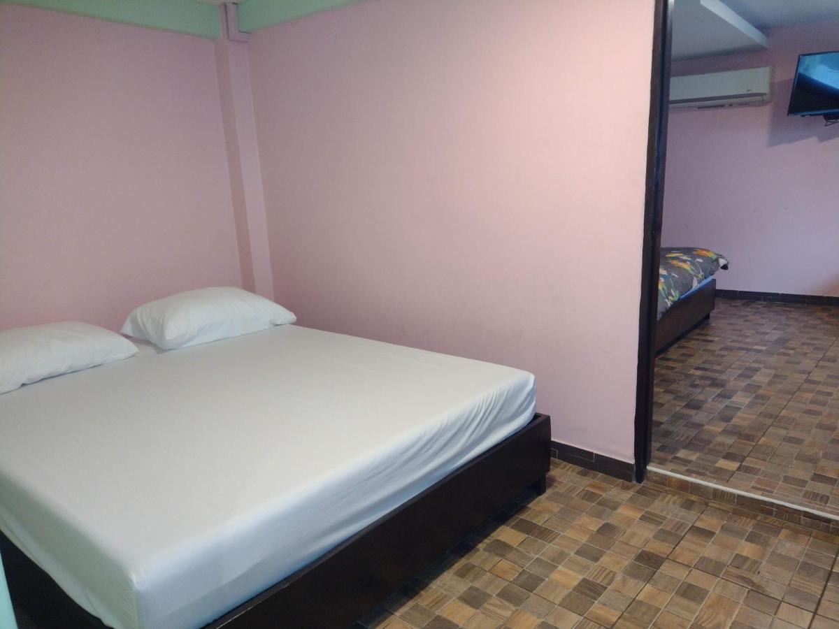 Friendly Hostel - Dmk Airport เฟรนด์ลี่ โฮสเทล ดอนเมือง Бангкок Экстерьер фото