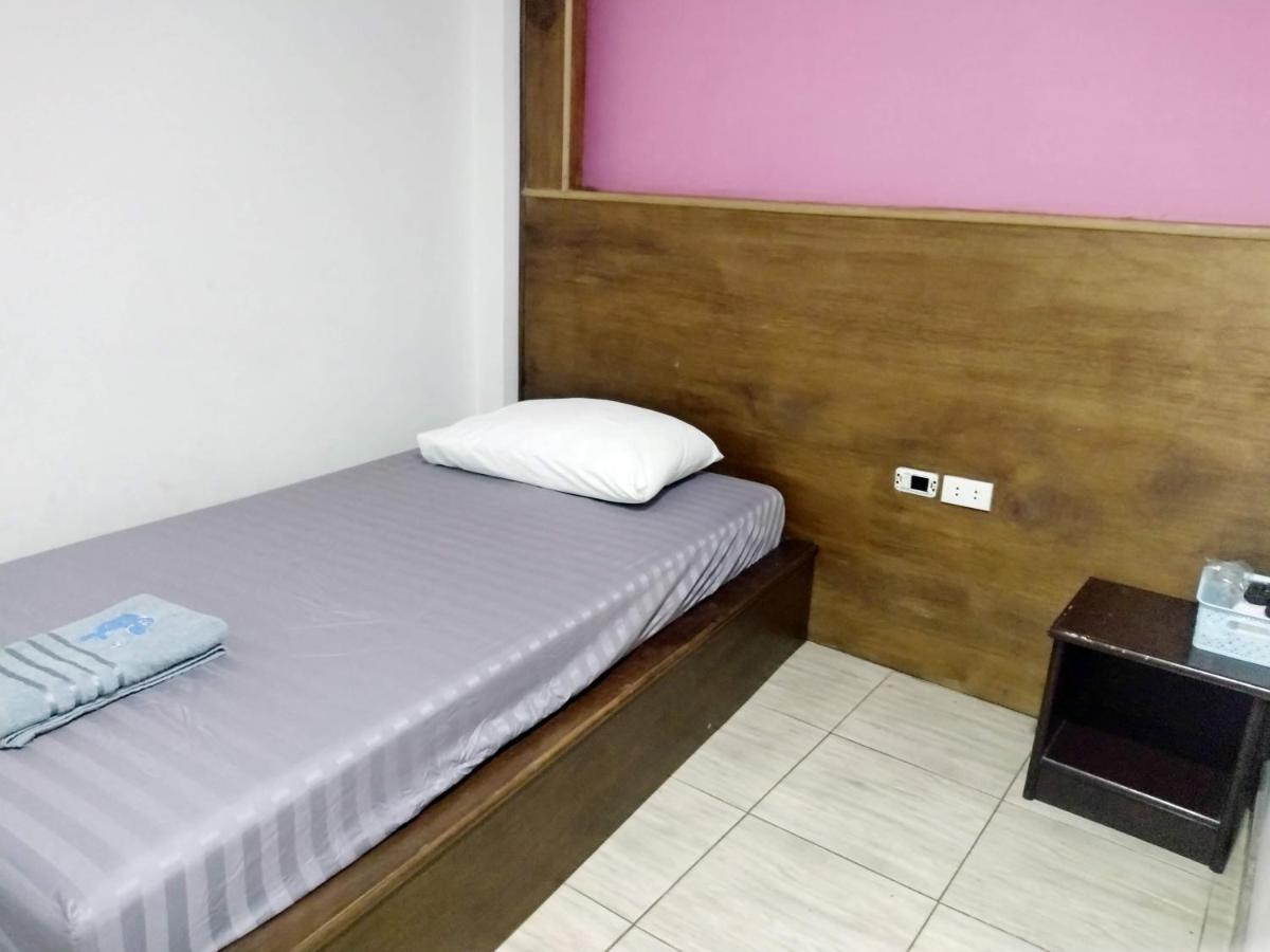 Friendly Hostel - Dmk Airport เฟรนด์ลี่ โฮสเทล ดอนเมือง Бангкок Экстерьер фото